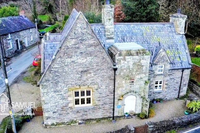 3 bed property, in College, £565,000