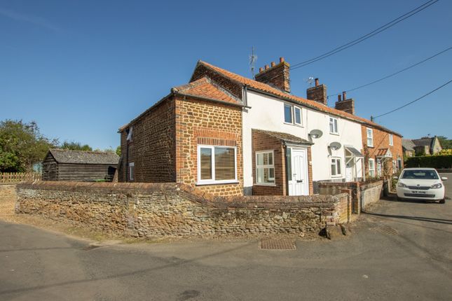 3 bed property, in Manor Lane, £275,000