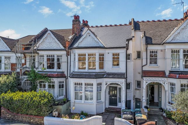 2 bed property, in Rosebery Road N10, £575,000