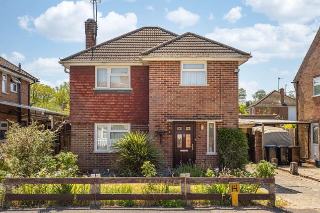 4 bed property, in Woodside Crescent, £500,000