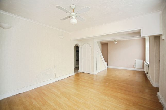 3 bed property, in Trebanog Road, £65,000