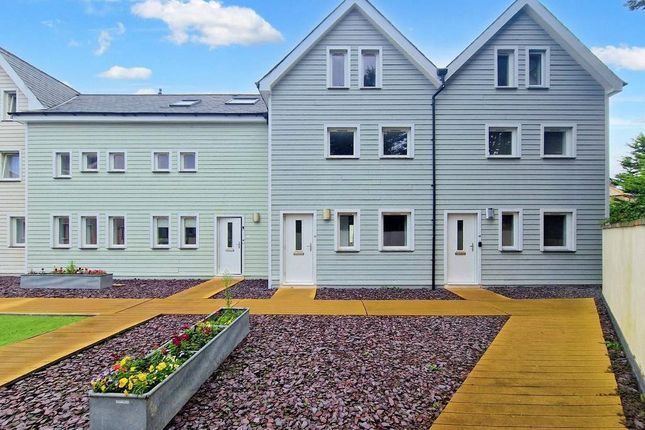 4 bed property, in Strand Court, £260,000