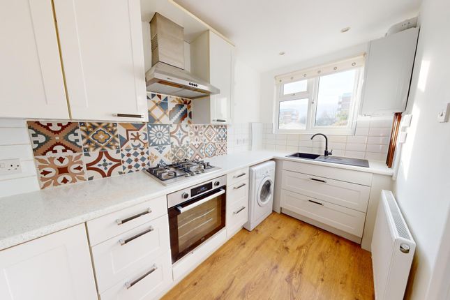 1 bed property, in Beaconsfield Villas, £250,000