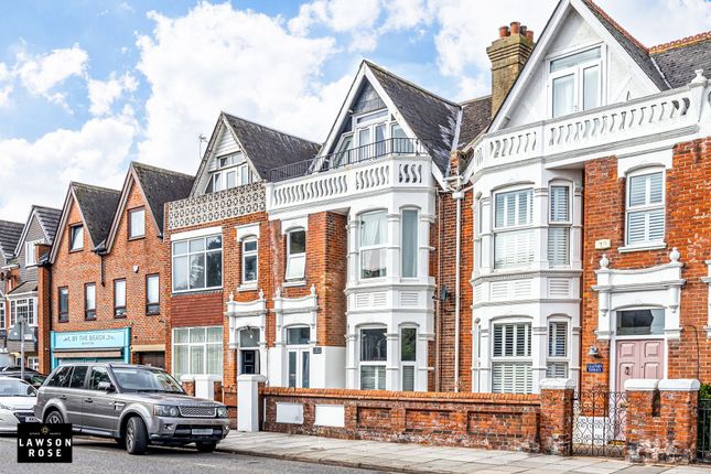 1 bed property, in St. Georges Road, £217,500