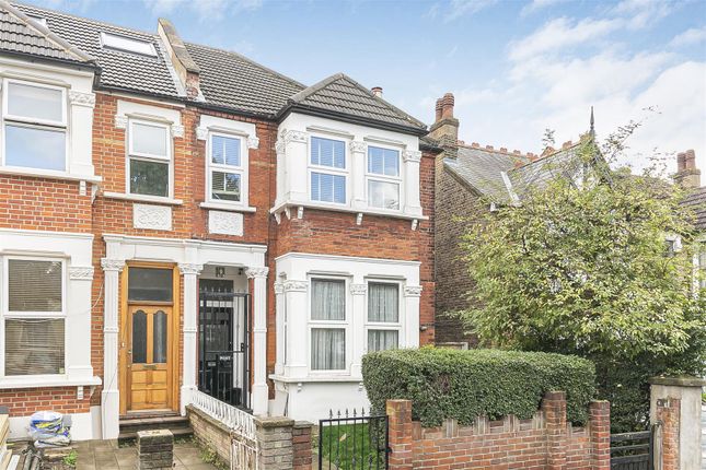 2 bed property, in Upper Walthamstow Road, £525,000