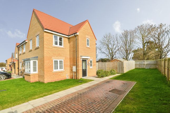 3 bed property, in Hazelwood Gardens, £190,000