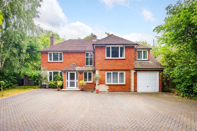 4 bed property, in Greatford Drive, £1,395,000