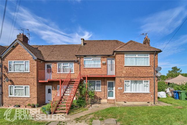 2 bed property, in Kenton Lane, £300,000