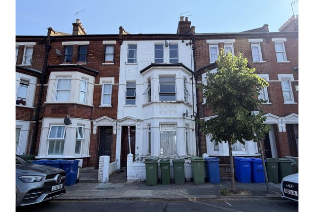 1 bed property, in Flat 1, £145,000