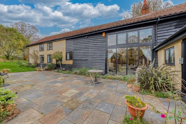 4 bed property, in Low Road, £570,000