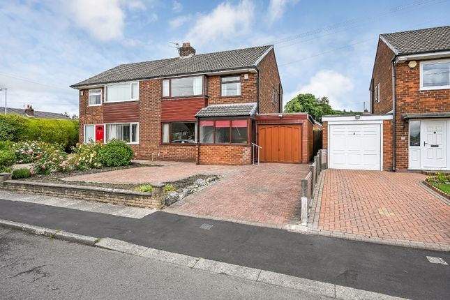 3 bed property, in Lea Gate Close, £300,000