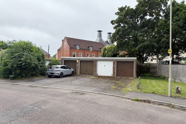 Studio, in Garages 14, £17,000
