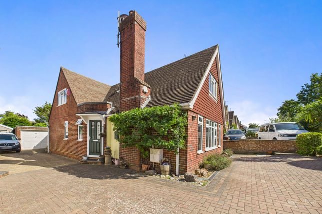 4 bed property, in Willingdon Park Drive, £470,000