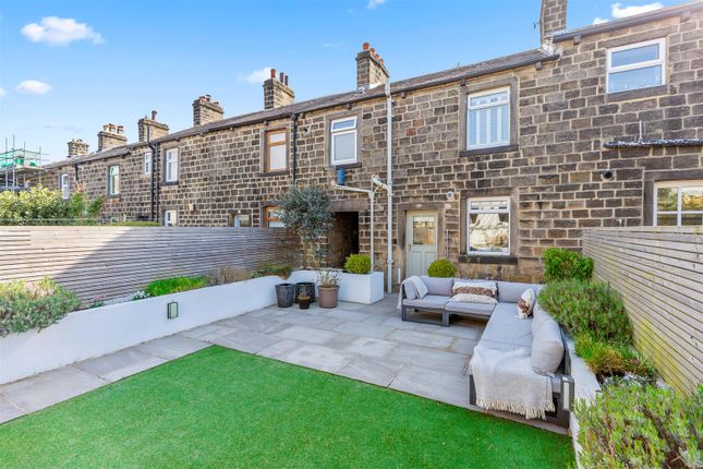 3 bed property, in Peel Place, £325,000