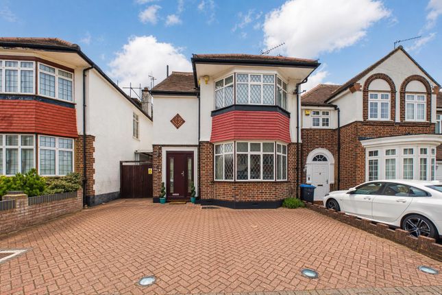4 bed property, in Draycott Avenue, £850,000