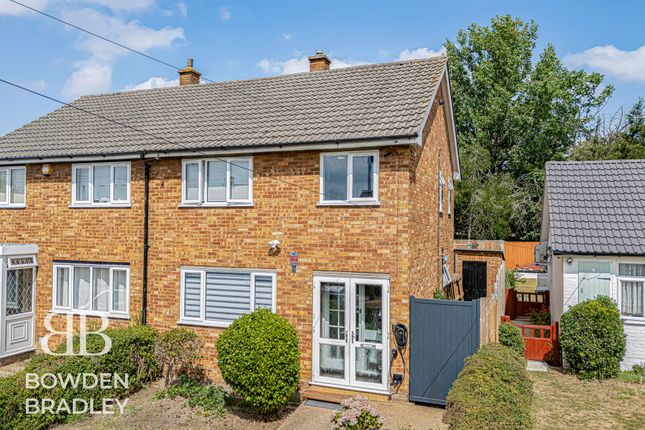 3 bed property, in Fairview Drive, £500,000
