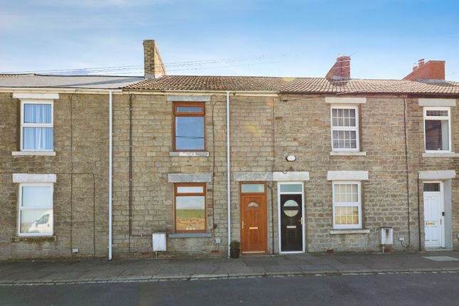 2 bed property, in Elm Park Terrace, £125,000