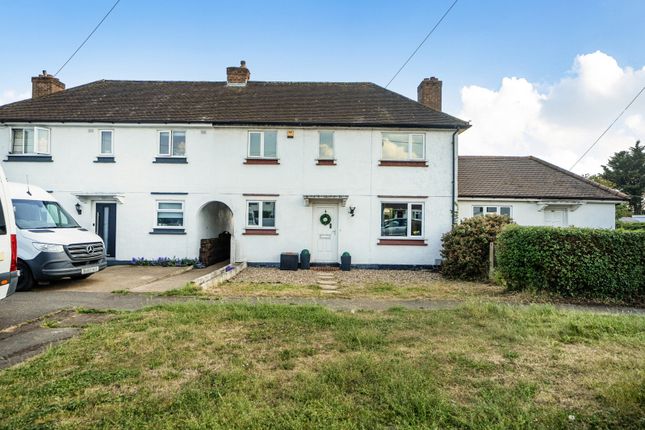 3 bed property, in Priory Close, £450,000