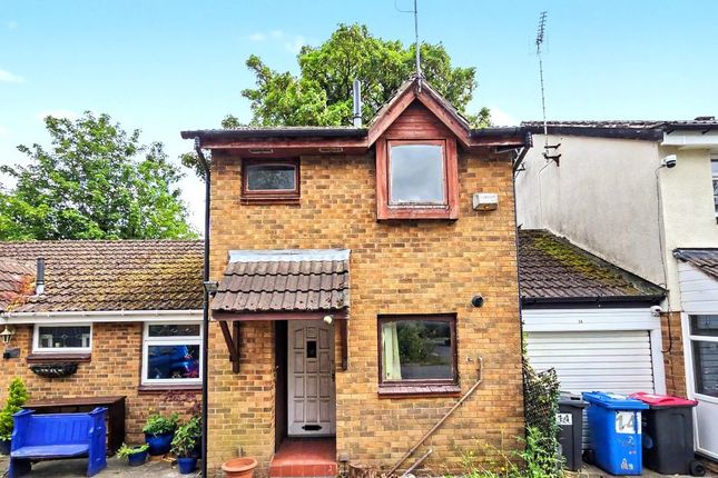 2 bed property, in 16 Crestfold, £30,000