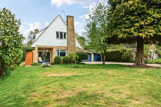 4 bed property, in Hewshott Grove, £925,000