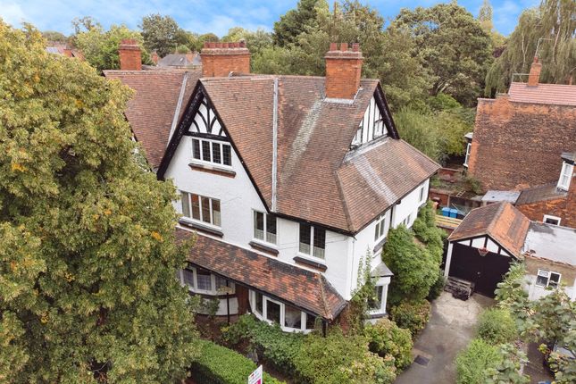 5 bed property, in Salisbury Street, £350,000