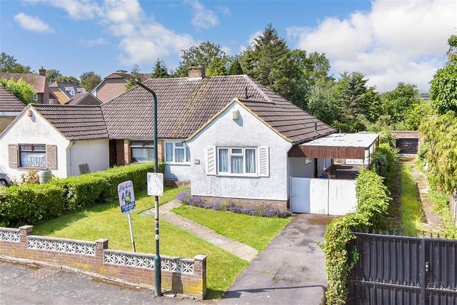 3 bed property, in Manor Lane, £400,000