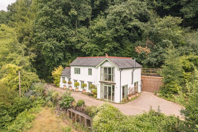 3 bed property, in Cherry Tree Lane, £475,000