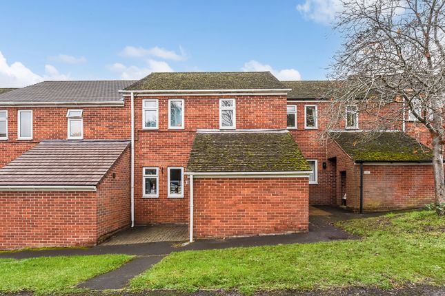 3 bed property, in Princes Place, £325,000