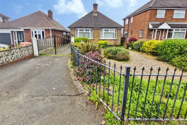2 bed property, in Ashby Road, £190,000