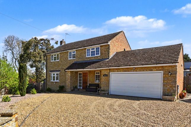 3 bed property, in St. Johns Way, £575,000