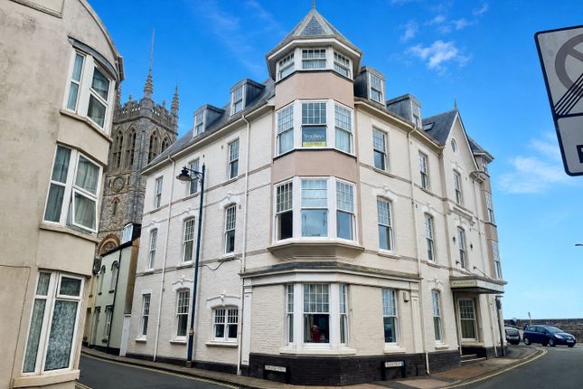 2 bed property, in Den Promenade, £220,000