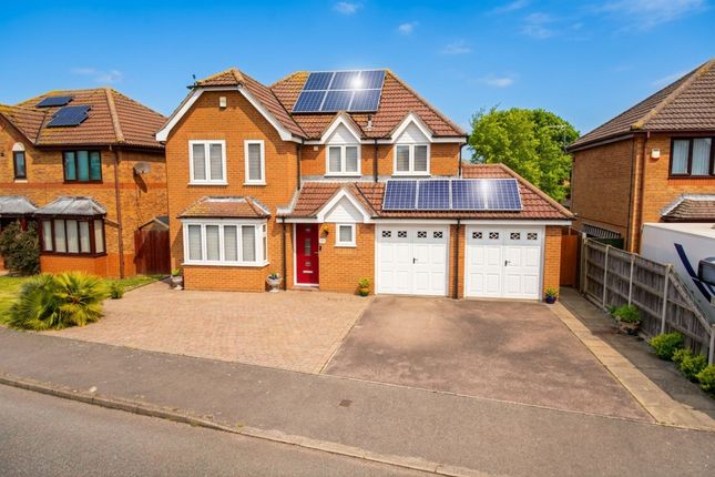 4 bed property, in Colsterdale, £465,000
