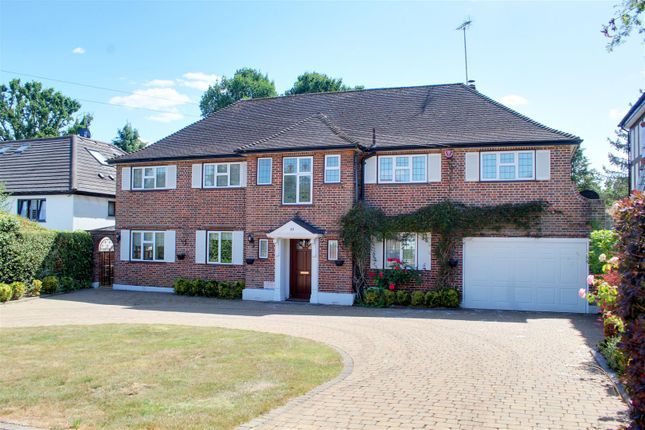 6 bed property, in Mymms Drive, £1,795,000
