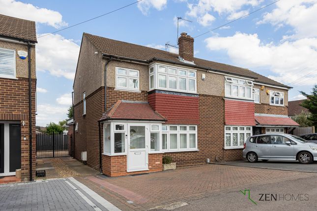 3 bed property, in Royal Avenue, £550,000