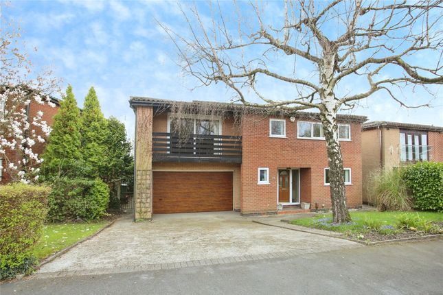 5 bed property, in Green Pastures, £695,000