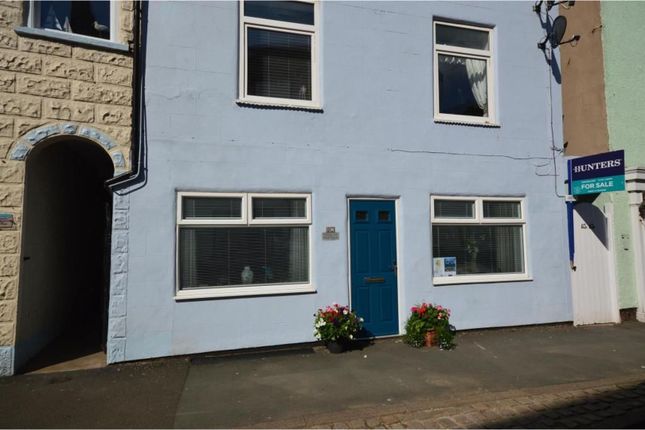 3 bed property, in Queen Street, £200,000