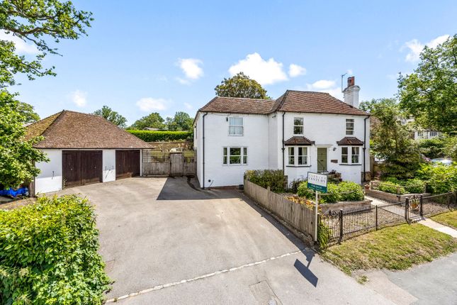 4 bed property, in Newtons Hill, £850,000