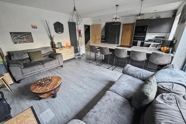 3 bed property, in Cartmel Close, £400,000