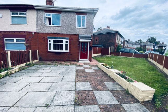 3 bed property, in Newlands Avenue, £200,000