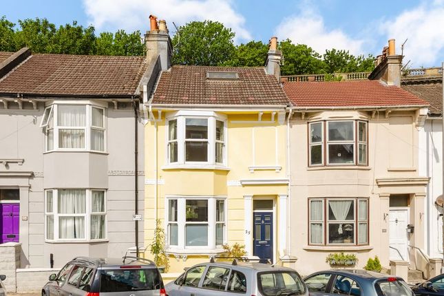 3 bed property, in Argyle Road, £650,000