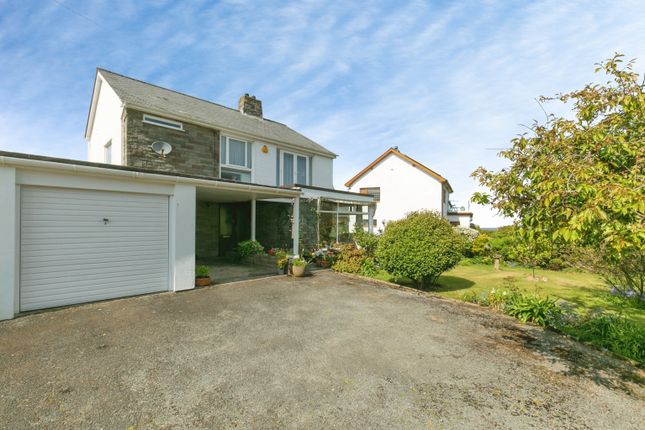 3 bed property, in Rhodfa Mor, £500,000