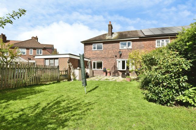 3 bed property, in Robin Lane, £365,000