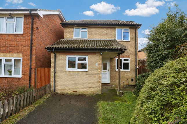 3 bed property, in Bracklesham Close, £290,000