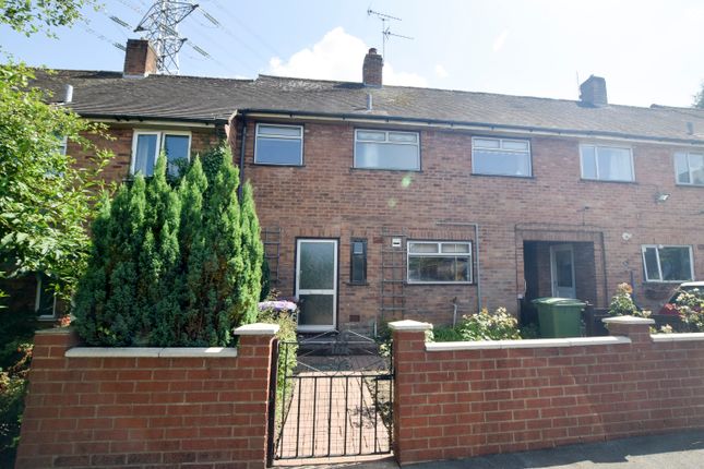 3 bed property, in Crescent Road, £135,000