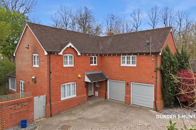 5 bed property, in Epping Road, £800,000