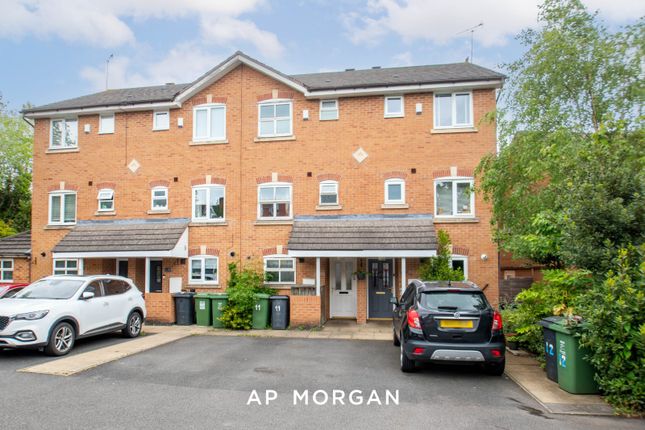 4 bed property, in Honeychurch Close, £160,000