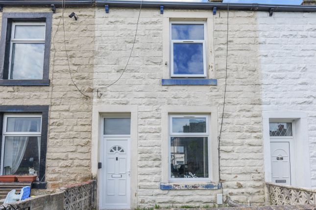 2 bed property, in Russell Terrace, £65,000