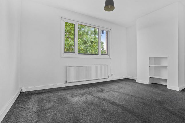 2 bed property, in Liberty Avenue, £400,000