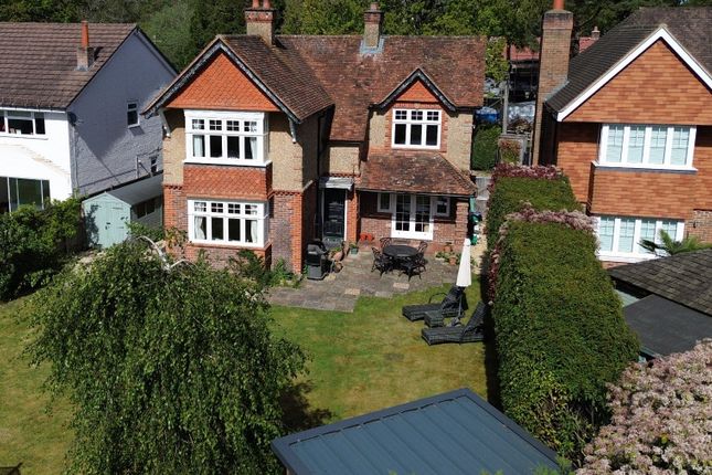 3 bed property, in Elstead, £750,000