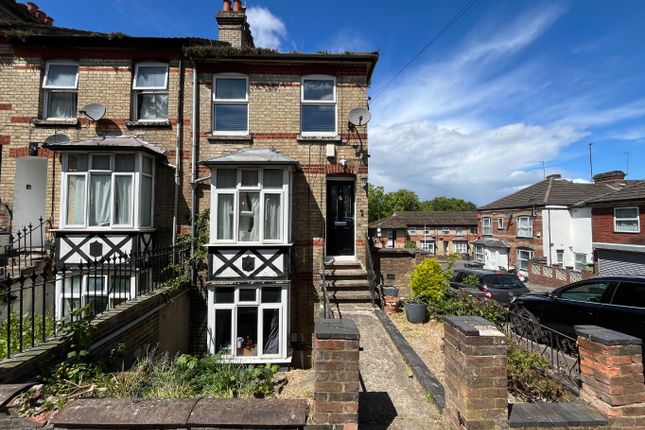 3 bed property, in Gladstone Avenue, £290,000